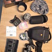 Macchina fotografica Canon R6 con accessori