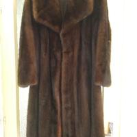 Pellicce visone e gonna pelle