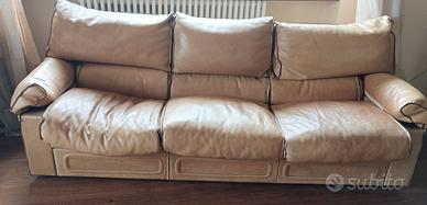 2 Divani e 1 poltrona in pelle