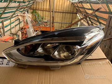 Fari anteriori ford Fiesta 2020