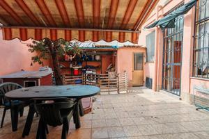Semindipendente al piano terra con cortile