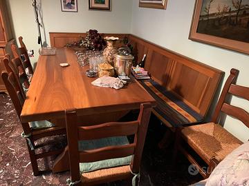 TAVOLO,PANCA E 5 SEDIE PER TAVERNA