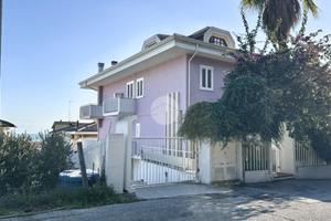 6 LOCALI A GROTTAMMARE