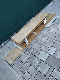 Mensole di legno con supporti in PVC - usate