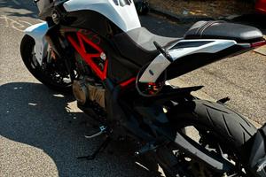 MOTO SRK400