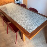 Tavolo in legno e granito