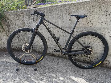 Bicicletta mtb canyon exceed CF 7.0 pro race