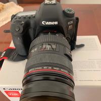 Fotocamera Canon con obiettivo Canon+flash Godok 