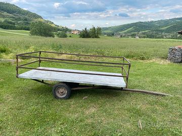 Carretto trasporto cassette uva