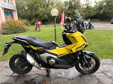 Honda X-ADV 750 SPECIAL EDITION YELLOW