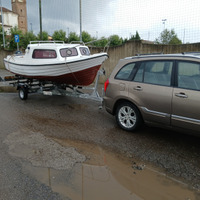 Auto con carrello trasporto barche