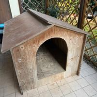 Cuccia in legno per cane