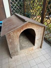 Cuccia in legno per cane