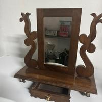 Toiletta in legno fatta a mano