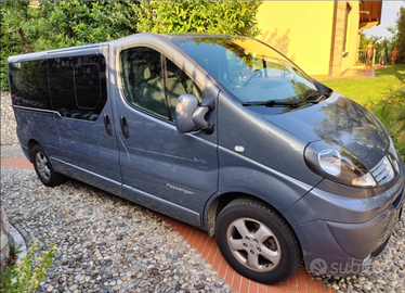 Renault Trafic passenger