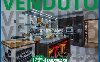 AMPIO 4 LOCALI COMPLETAMENTE RISTRUTTURATO