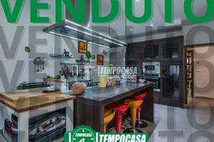 AMPIO 4 LOCALI COMPLETAMENTE RISTRUTTURATO