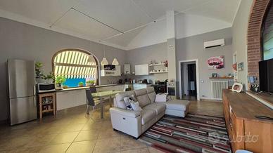 Appartamento di 190 m² con 4 locali e box auto dop