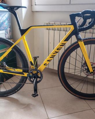 canyon inflite CF SLX ciclocross 