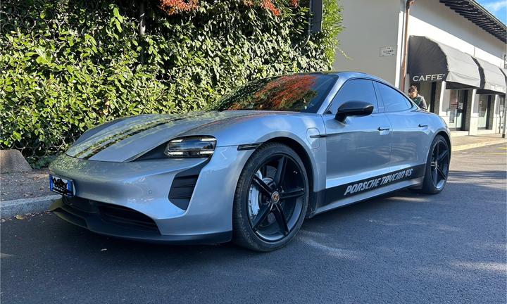 Porsche Taycan 4S