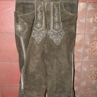 Pantaloni tirolesi al ginocchio