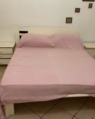 camera da letto bianca