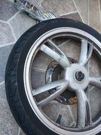 Pneumatico Anteriore e cerchio lega Peugeot Tweet