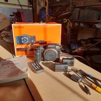 Fotocamera Sony A700  e obiettivo Sony 18/250.