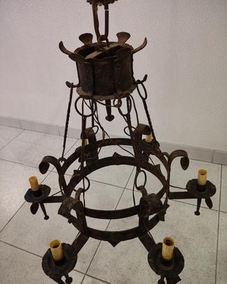 lampadario artigianale  in ferro battuto