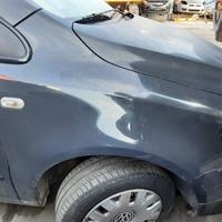 VOLKSWAGEN FOX 2006 - PARAFANGO DESTRO