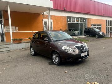 Lancia Ypsilon 1.3 MJT 75 CV Oro