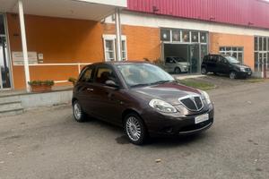 Lancia Ypsilon 1.3 MJT 75 CV Oro