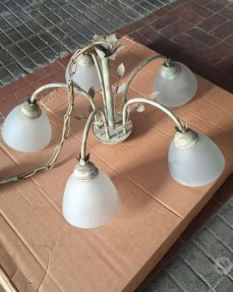 Lampadario in ferro battuto artigianale