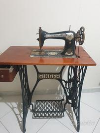 Macchina da cucire antica SINGER oltre 100 anni