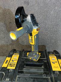 Smerigliatrice DeWalt a batteria 