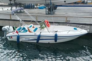 Barca a motore Ranieri