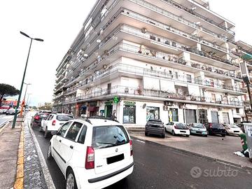 Via Aida - locale commerciale