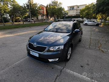 Skoda Octavia Wagon 1.6 tdi Ambition 110cv