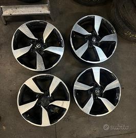 Cerchi in lega Nissan Qashqai anno 2017 (R18)