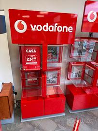 Arredamento negozio telefonia