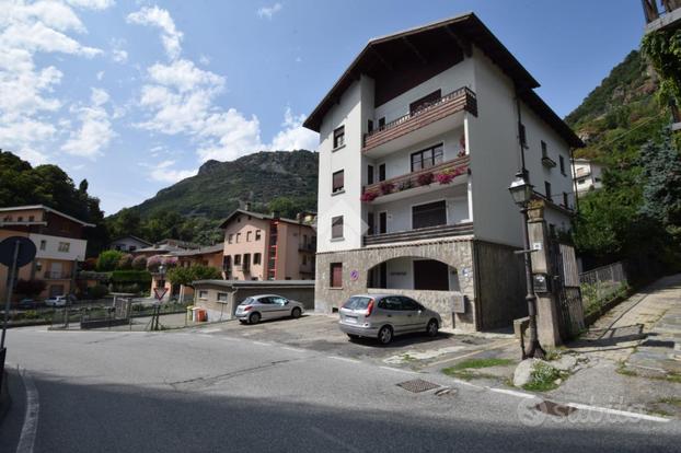 3 LOCALI A CHÂTILLON