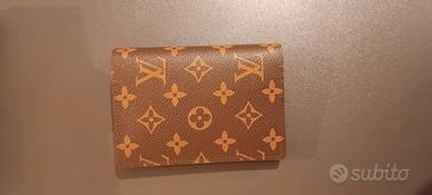 Porta passaporto Louis Vuitton