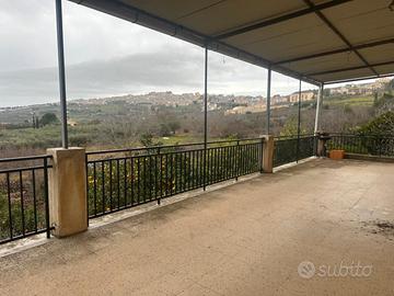 Casa in campagna a Naro