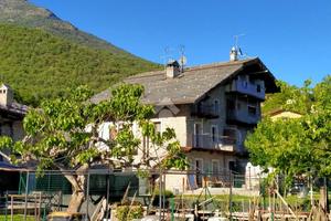 3 LOCALI A AOSTA