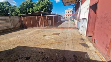 Lastra a Signa, Capannone con Piazzale