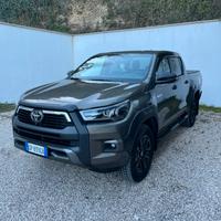 Toyota hilux invincible