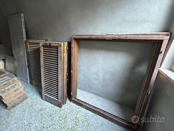 2 FINESTRE LEGNO MASSELLO+PERSIANE CON TELAIO