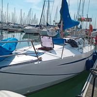 Sloop in Acciaio scafo a spigolo