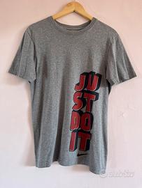 T-shirt Nike unisex taglia S