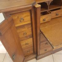 Scrittoio in legno massiccio